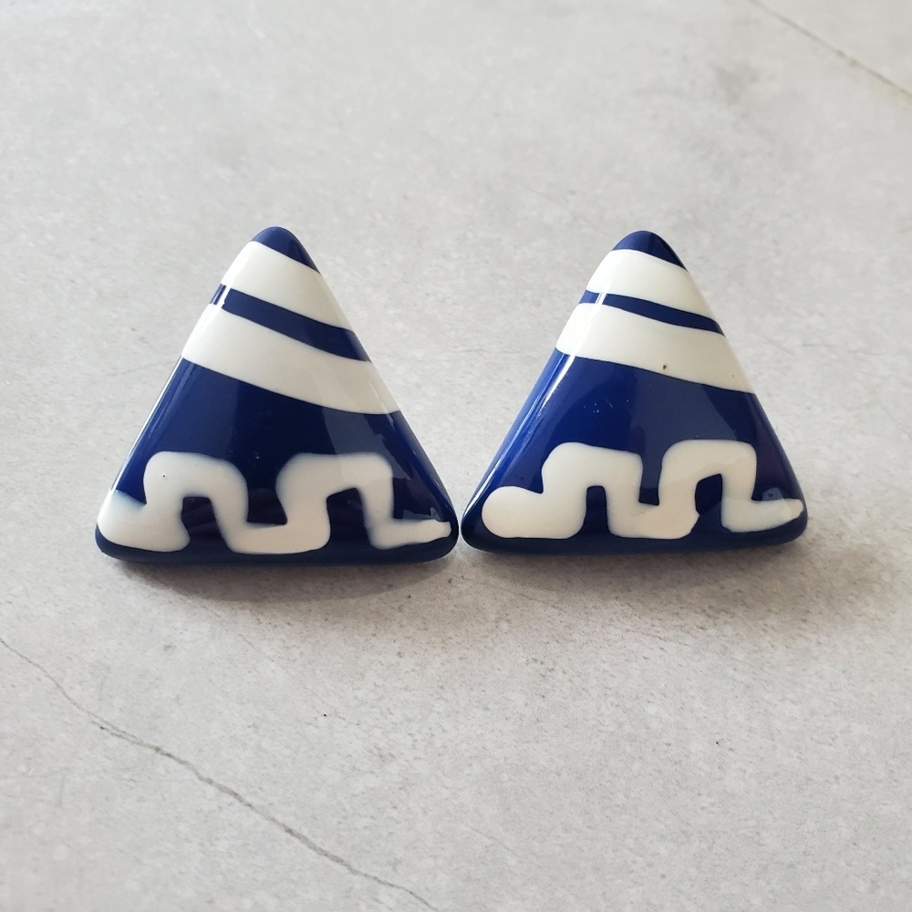 Hand painted triangular blue and white earrings - Picture 1 of 4